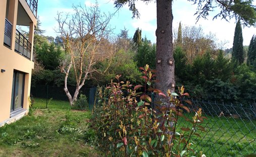 Apartment in Est-Repentance-Les Trois Bons Dieux, Aix-en-Provence, France 1
