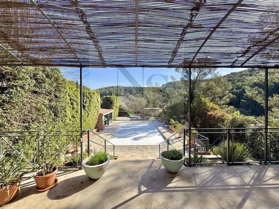 Villa in Saint-Marc-Jaumegarde, Provence-Alpes-Côte d'Azur, France 4 - 17436164
