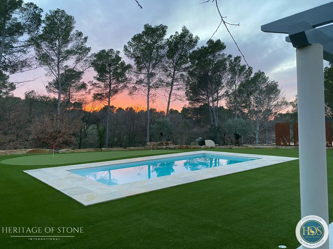 Villa in Trets, Provence-Alpes-Côte d'Azur, France 3 - 17348019