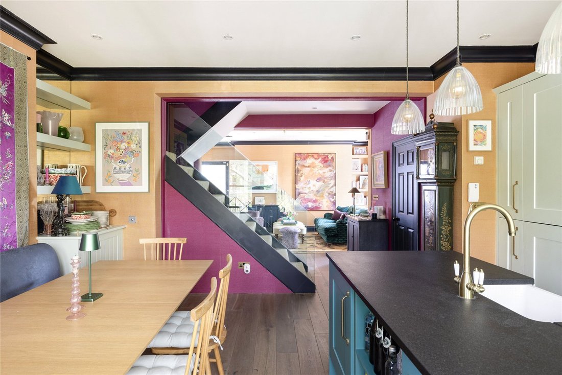Apartment in Ladbroke Grove, Kensington And Chelsea, England 2 - 17435597