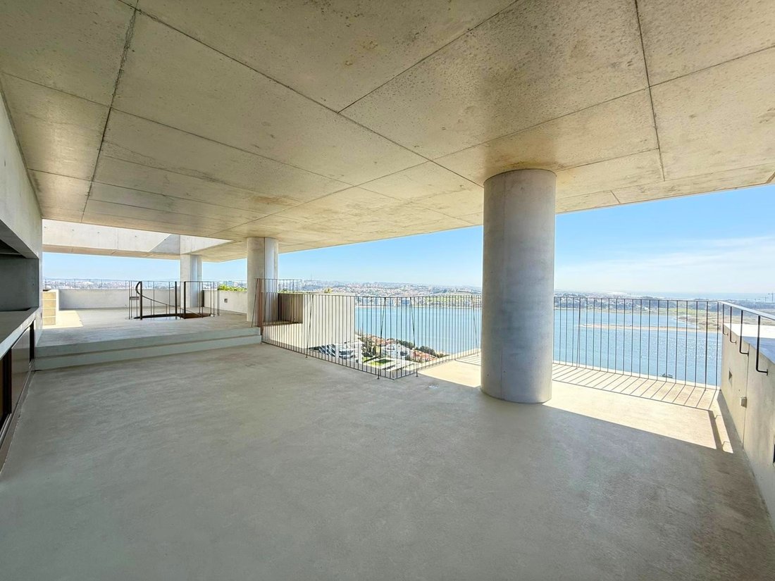 Apartment in Lordelo do Ouro e Massarelos, Porto District, Portugal 1 - 17437960