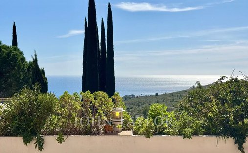 Villa in Peripherie, Cassis, France 1