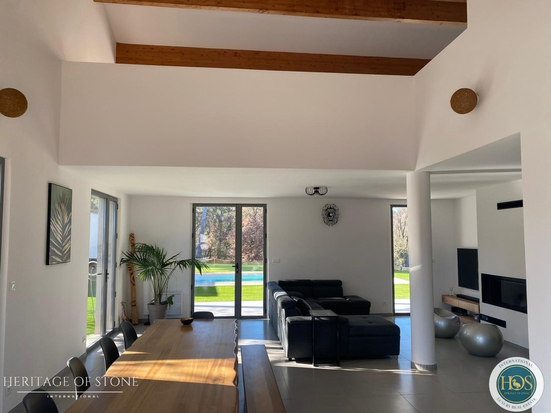 Villa in Trets, Provence-Alpes-Côte d'Azur, France 5 - 17348019