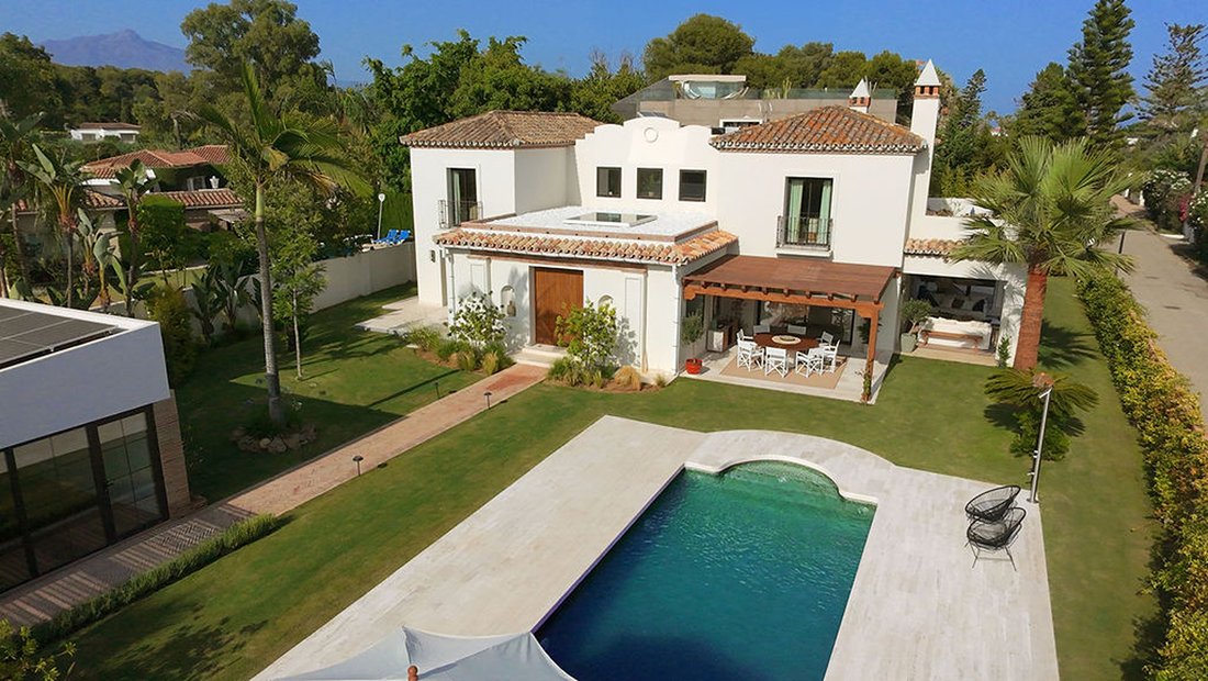 House in Atalaya-Isdabe, Estepona, Andalusia 1 - 16544787
