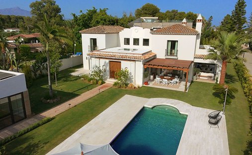 House in Atalaya-Isdabe, Estepona, Andalusia 1