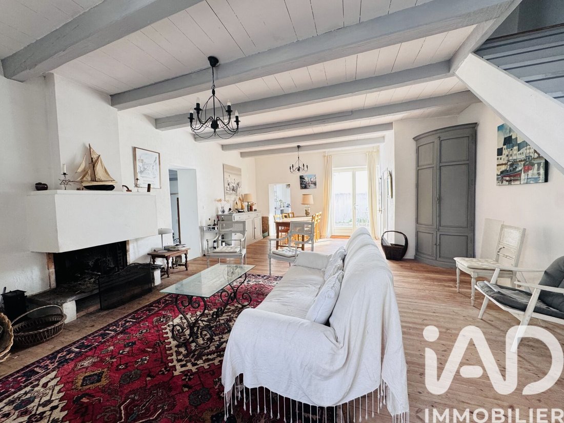 House in Les Portes-en-Ré, Nouvelle-Aquitaine, France 1 - 17437477