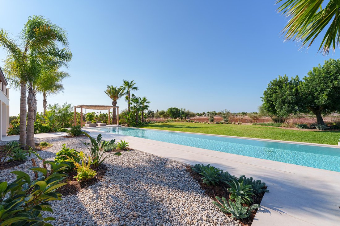 Finca in Llucmajor, Balearic Islands, Spain 3 - 16573938