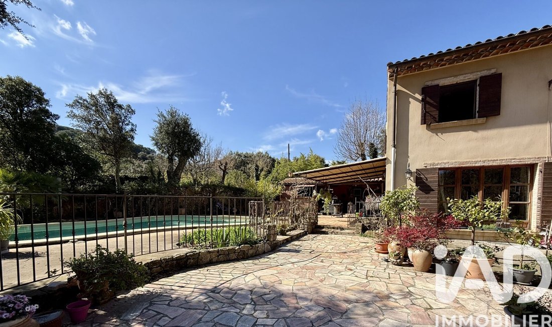 House in Le Plan-de-la-Tour, Provence-Alpes-Côte d'Azur, France 4 - 17437538