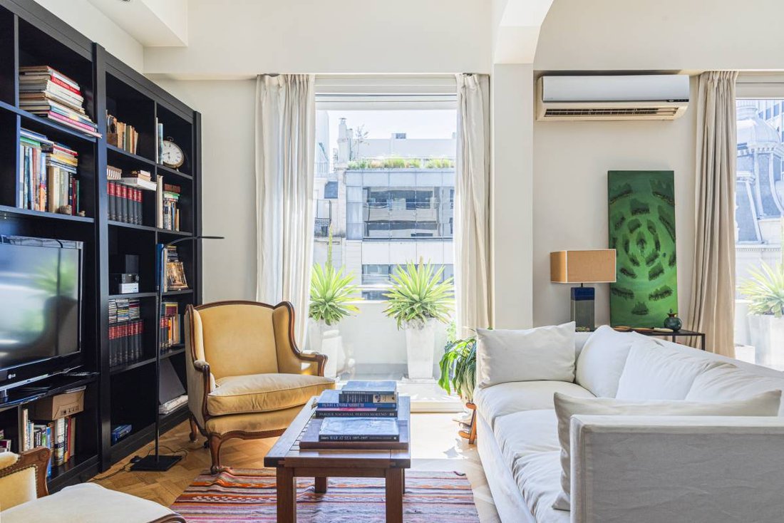 Apartment in Buenos Aires, Buenos Aires, Argentina 1 - 17438103