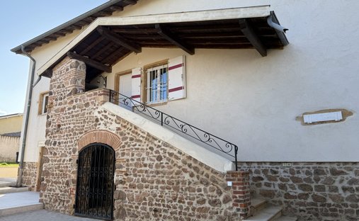 House in Saint-Etienne-la-Varenne, Auvergne-Rhône-Alpes, France 1