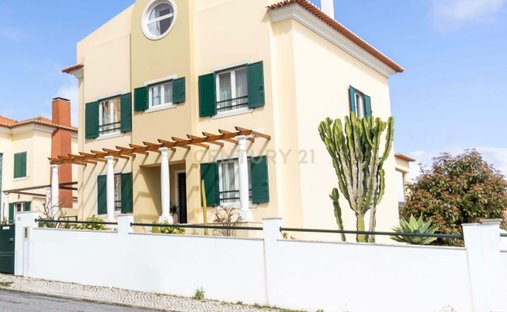 Villa in Povoa de Santa Iria e Forte da Casa, Lisbon, Portugal 1