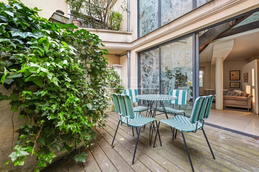Townhouse in Puteaux, Ile-de-France, France 1 - 17437822