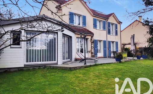 House in Puiseux-en-France, Ile-de-France, France 1