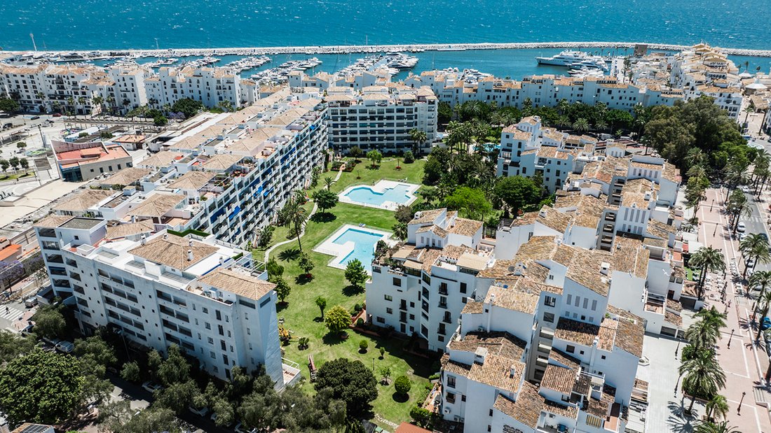 Apartment in Puerto Banus, Marbella, Spain 4 - 17246650