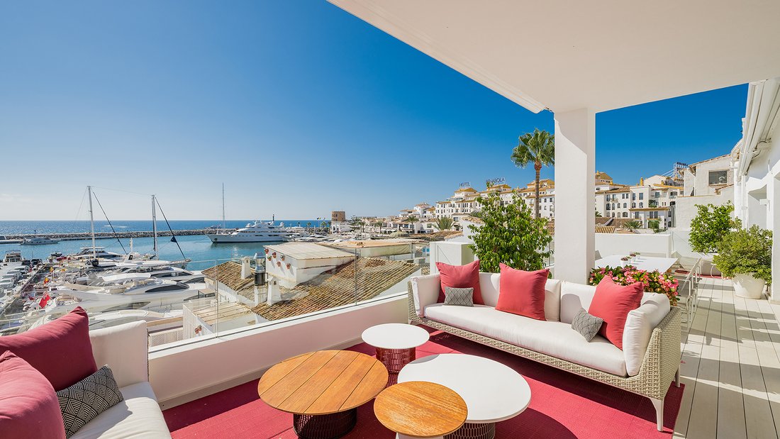 Apartment in Puerto Banus, Marbella, Spain 1 - 15930653
