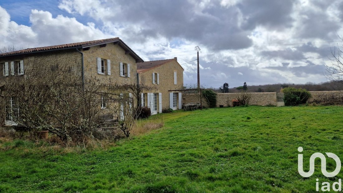 House in Naujan-et-Postiac, Nouvelle-Aquitaine, France 5 - 17437476