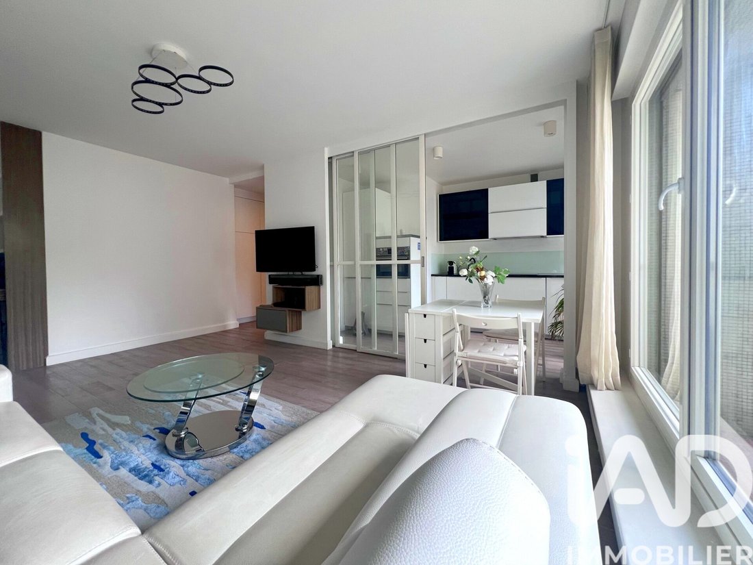 Apartment in Gros Caillou, Paris 7e Arrondissement, Paris 2 - 17437527