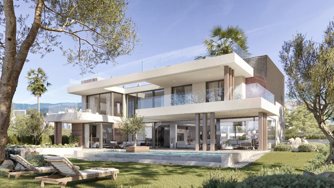 House in Sotogrande, San Roque, Andalusia 1 - 17380104