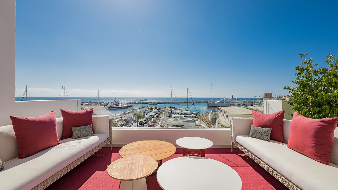 Apartment in Puerto Banus, Marbella, Spain 2 - 15930653