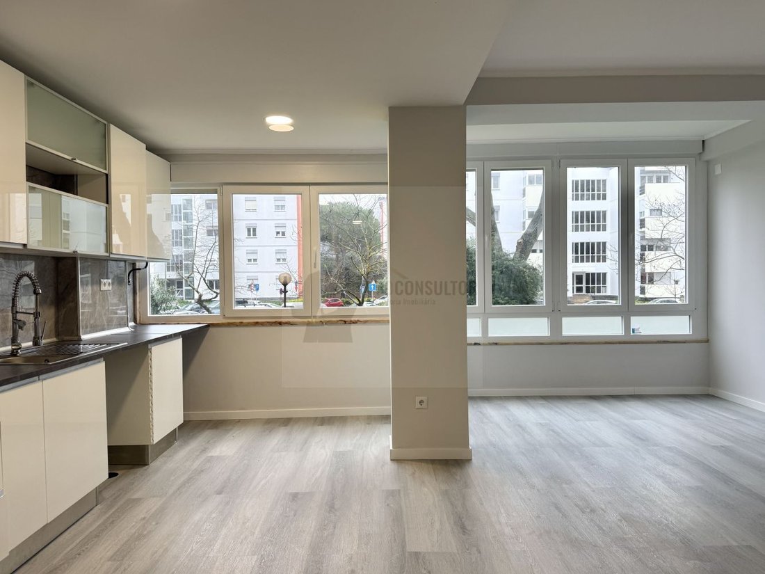Apartment in Oeiras e Sao Juliao da Barra, Paco de Arcos e Caxias, Lisbon, Portugal 2 - 17436555