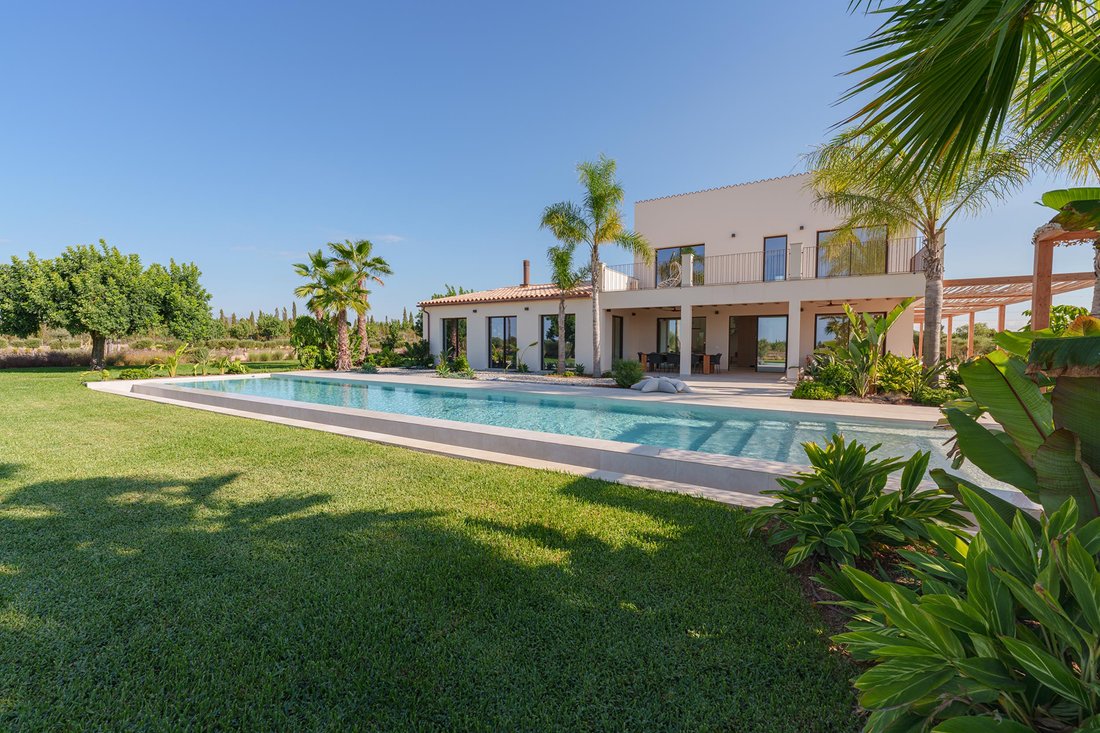Finca in Llucmajor, Balearic Islands, Spain 1 - 16573938