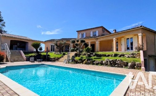 House in Vaugines-Les Faisses-Peyrard, Draguignan, France 1