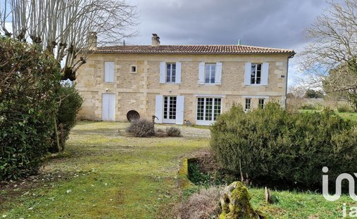 House in Naujan-et-Postiac, Nouvelle-Aquitaine, France 1
