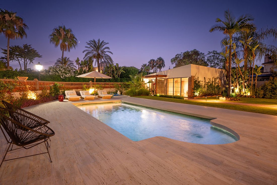 House in Atalaya-Isdabe, Estepona, Andalusia 2 - 16544787