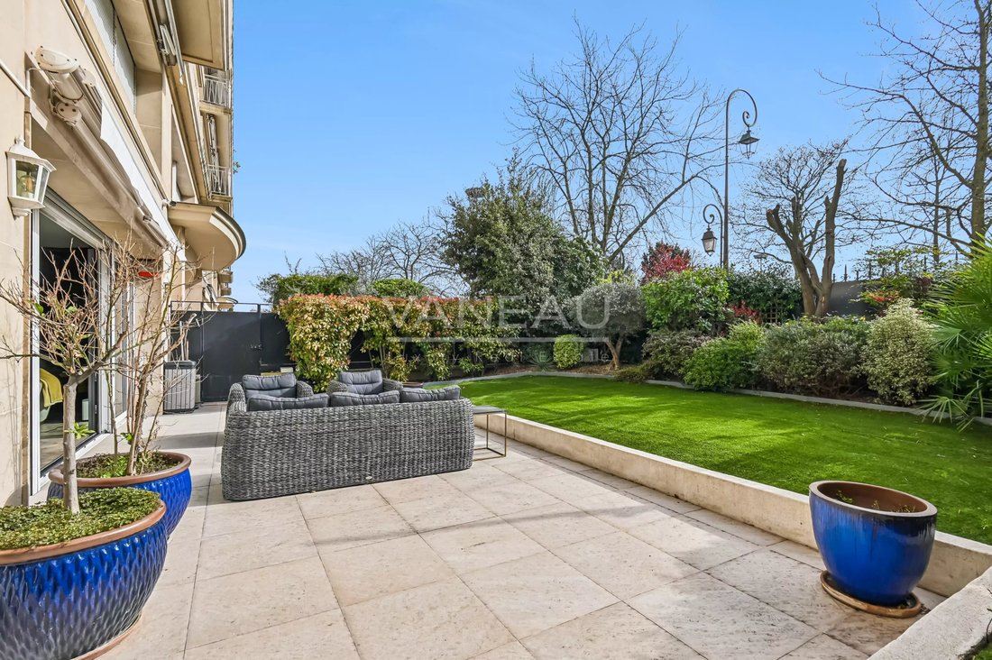 Apartment in Porte Dauphine, Paris 16e Arrondissement, Paris 4 - 15360699