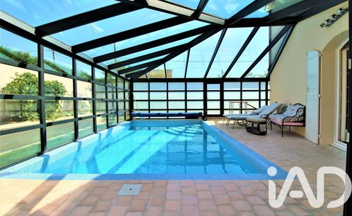 House in Le Reveillon, Villecresnes, France 1