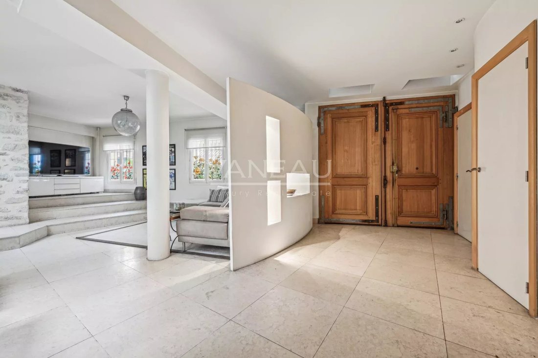 Townhouse in Puteaux, Ile-de-France, France 3 - 17437822