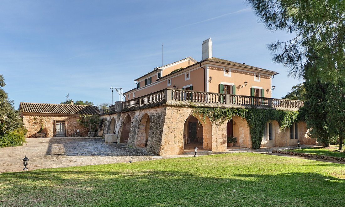 Finca in Llucmajor, Balearic Islands, Spain 2 - 15350375