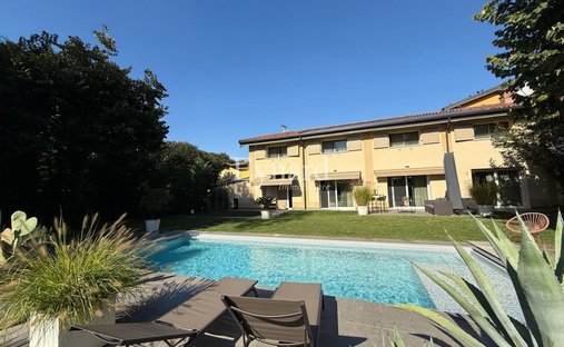 Villa in Osio Sopra, Lombardy, Italy 1