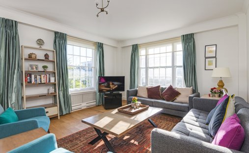 Apartment in St John's Wood, Westminster, England 1