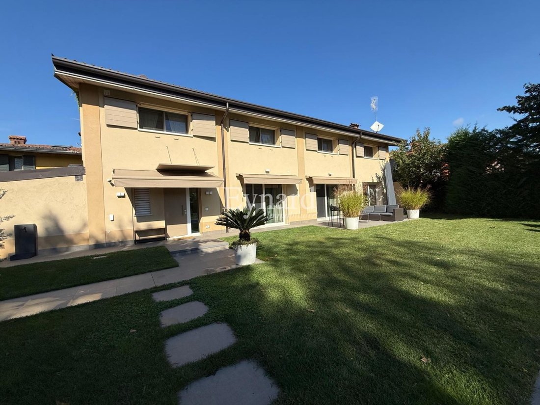 Villa in Osio Sopra, Lombardy, Italy 2 - 17437805