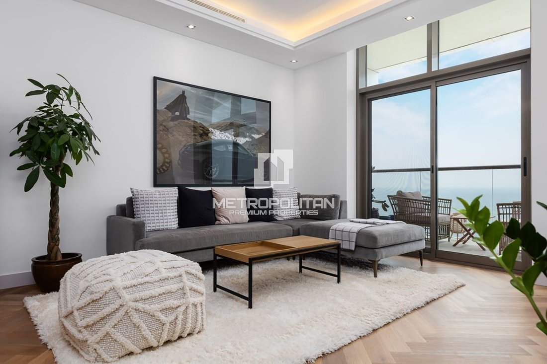 Apartment in Palm Jumeirah, Dubai, United Arab Emirates 1 - 17437158