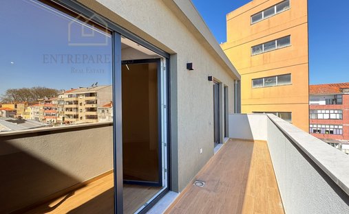 Apartment in Cedofeita, Santo Ildefonso, Se, Miragaia, Sao Nicolau e Vitoria, Porto District, Portugal 1