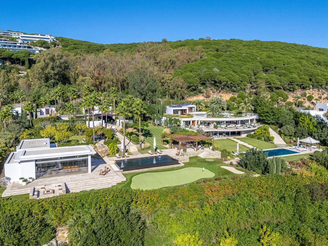 House in Sotogrande, San Roque, Andalusia 2 - 16776070