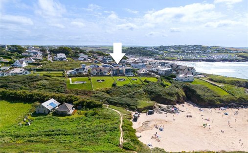 Haus in New Polzeath, England 1