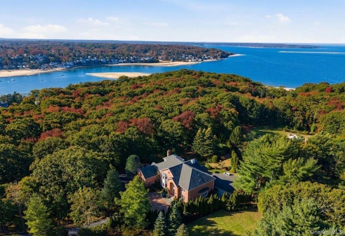 House in Centerport, New York, United States 1 - 17438035