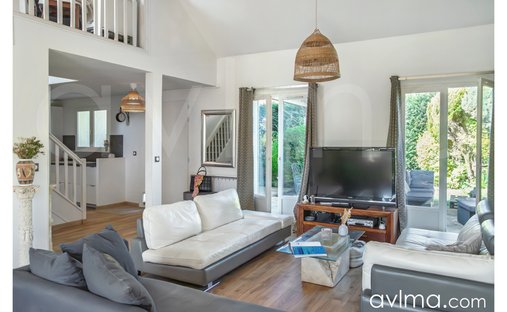 Château Saint Nom La Bretèche 1074.0 Sqm 10 Bedrooms