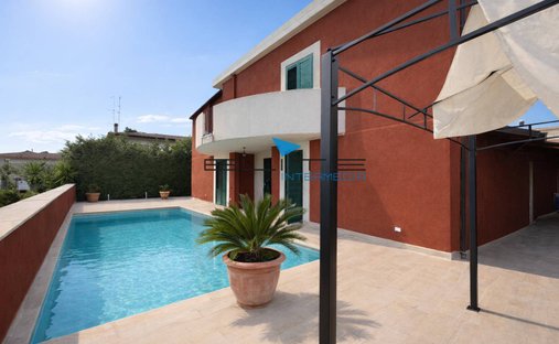Villa in Casalbordino, Abruzzo, Italy 1