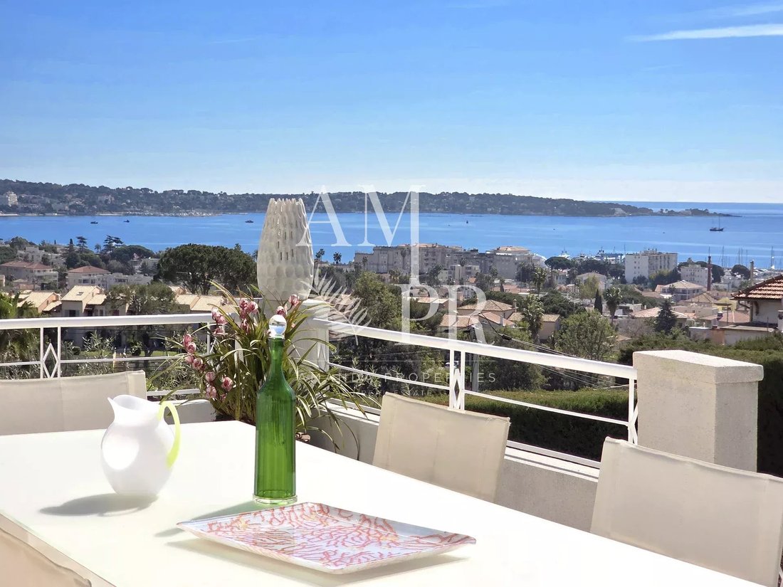 Villa in Gabelle-Courcettes-Les Clos, Vallauris, France 1 - 17423734