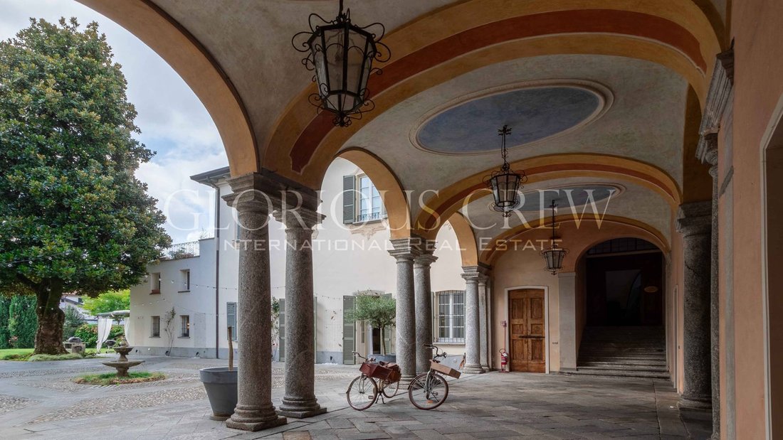 Villa in Oggiono, Lombardy, Italy 2 - 17439484