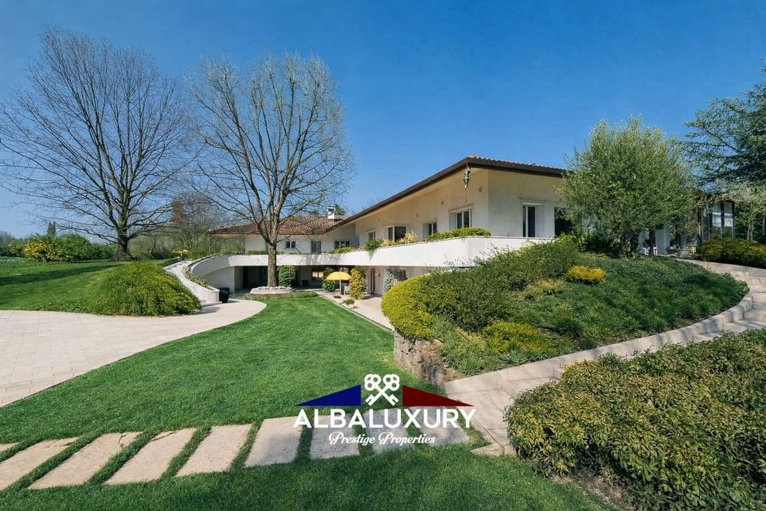 Villa in Casatenovo, Lombardy, Italy 3 - 17438350