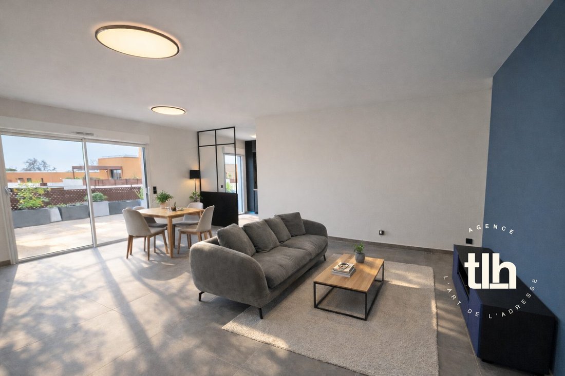Apartment in Centre Ville, Castries, France 5 - 17438401