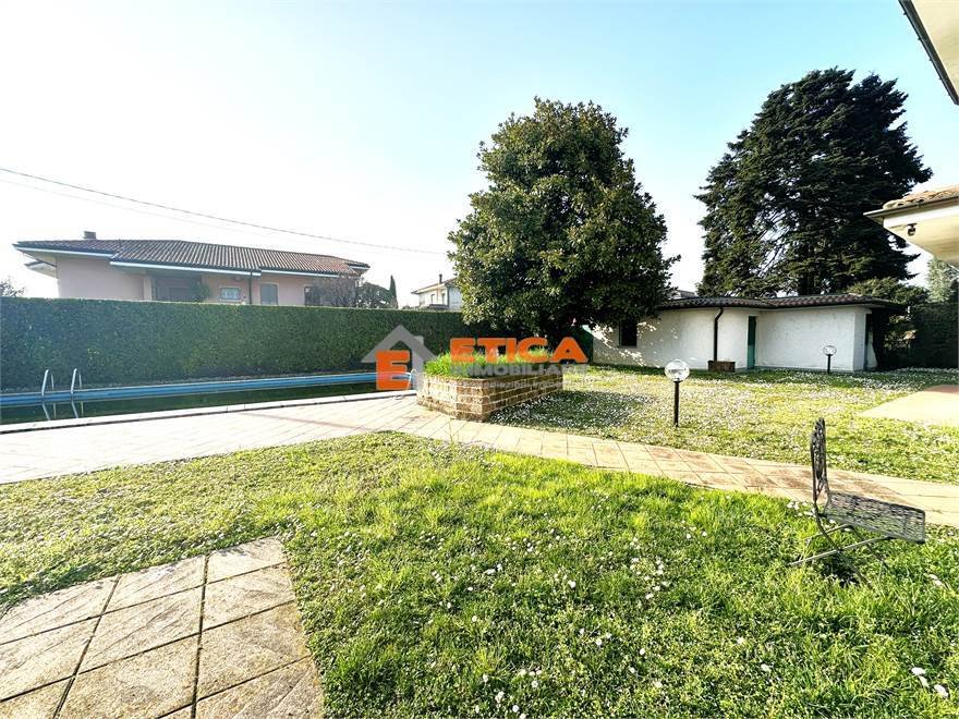 Villa in Rivolta d'Adda, Lombardy, Italy 5 - 16462850