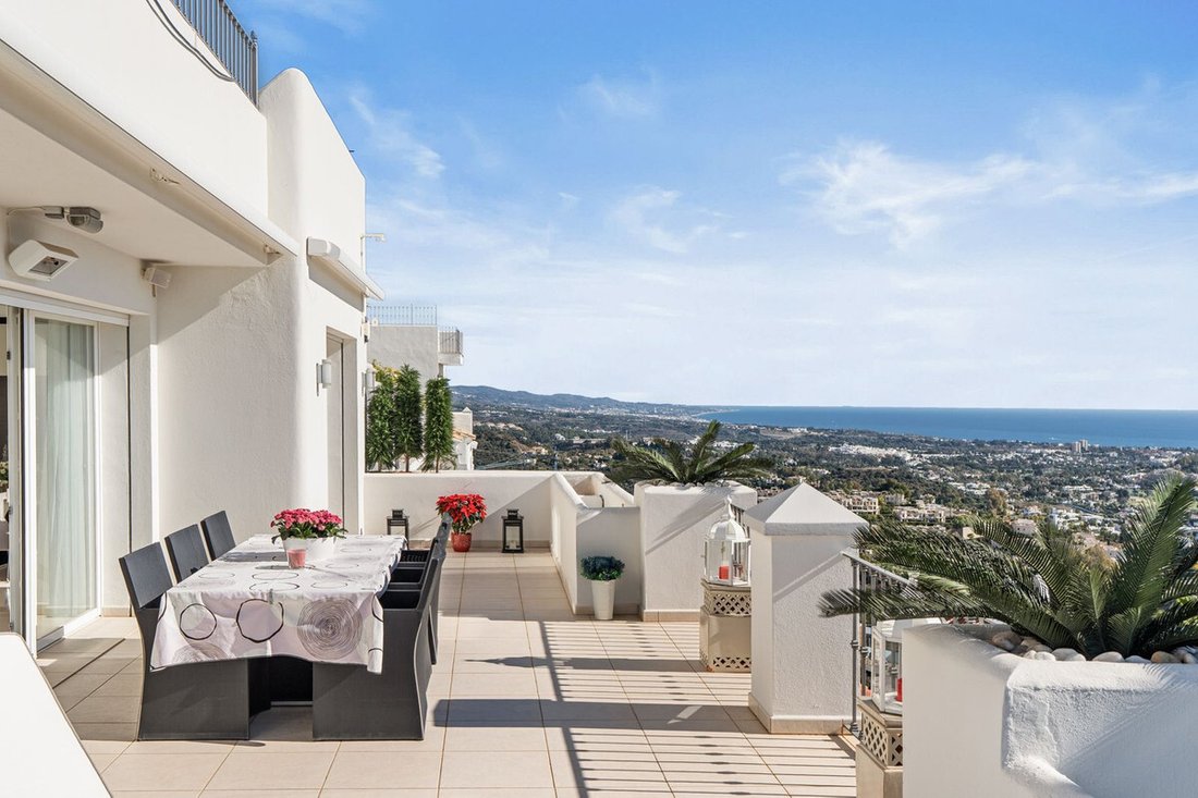 Apartment in La Quinta, Benahavis, Andalusia 1 - 17440570
