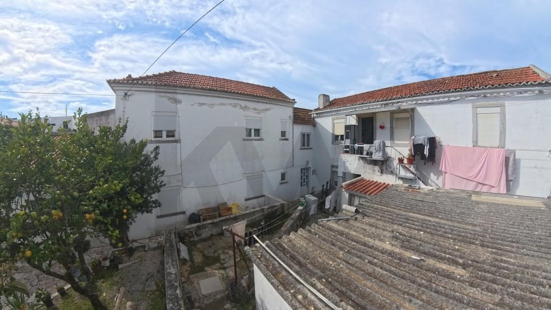 Alcabideche, Lisbon, Portugal 1 - 17440451