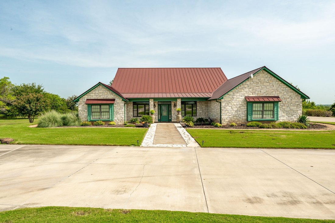 House in Comanche, Texas, United States 2 - 17440396